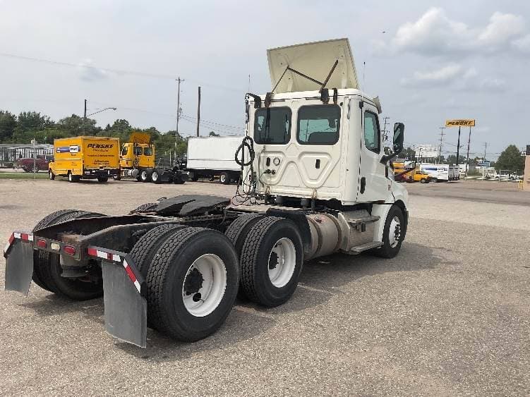 2018 Freightliner Cascadia image 6