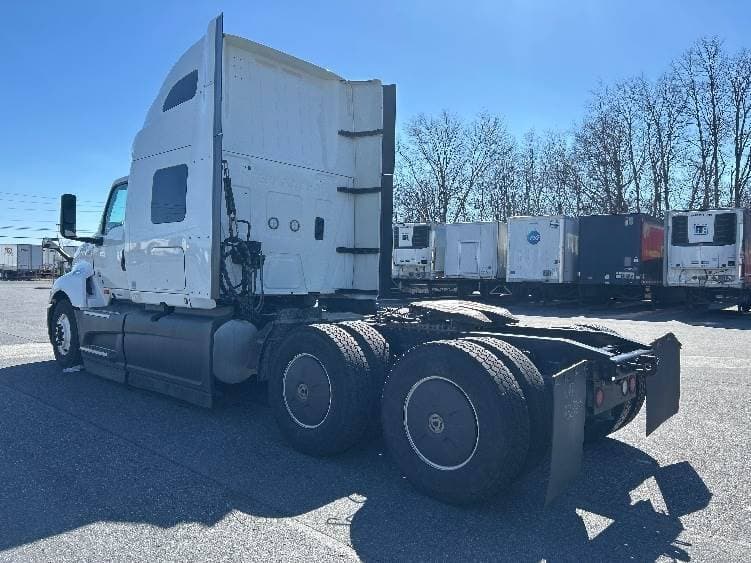 2023 International LT62F image 5