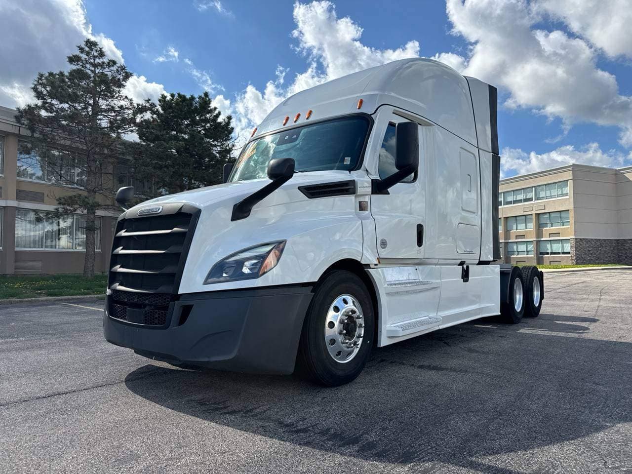 2022 Freightliner Cascadia 126 image 1