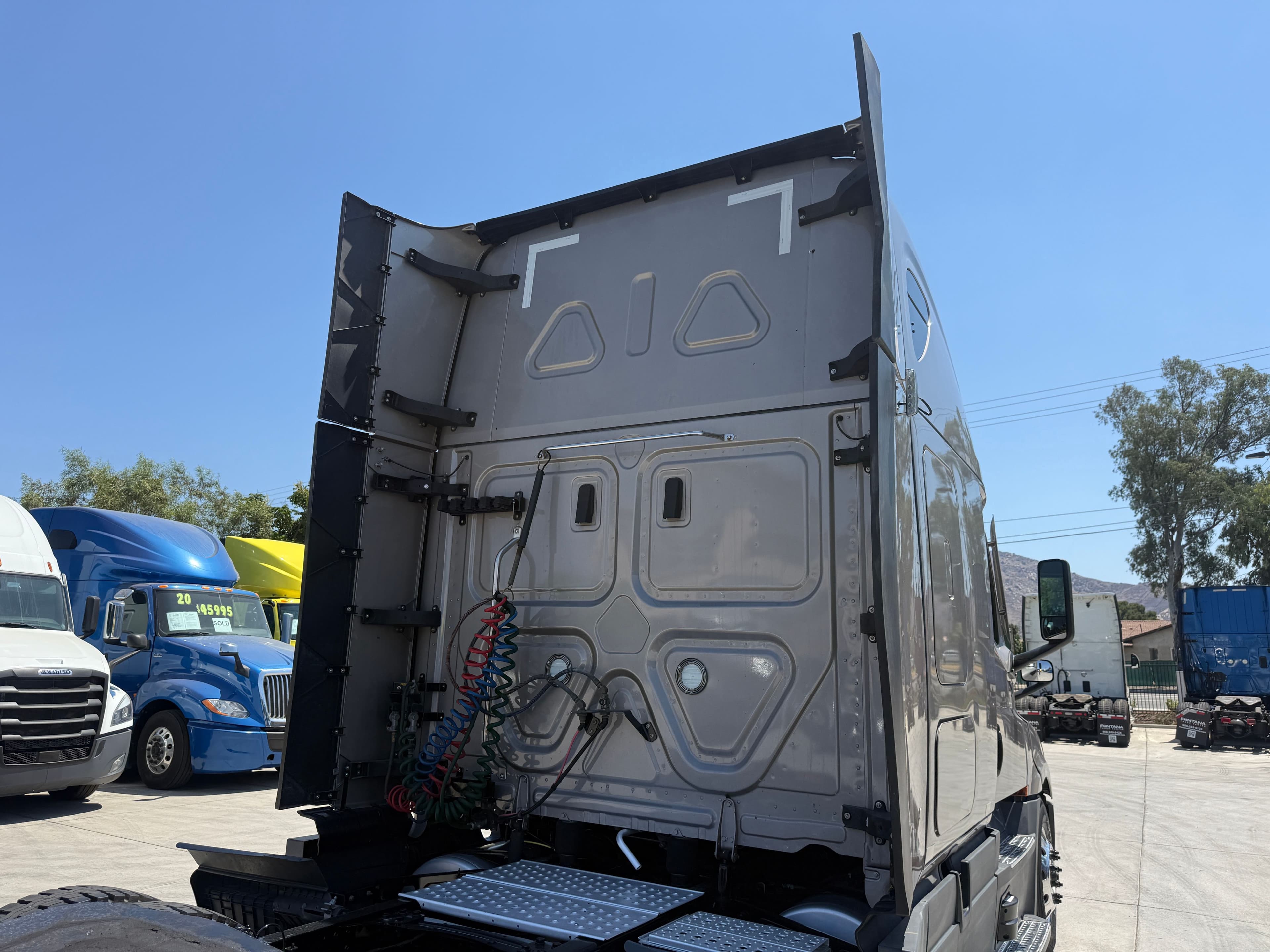 2024 Freightliner Cascadia 126 image 16