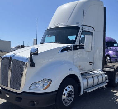 2020 Kenworth T680 image 1
