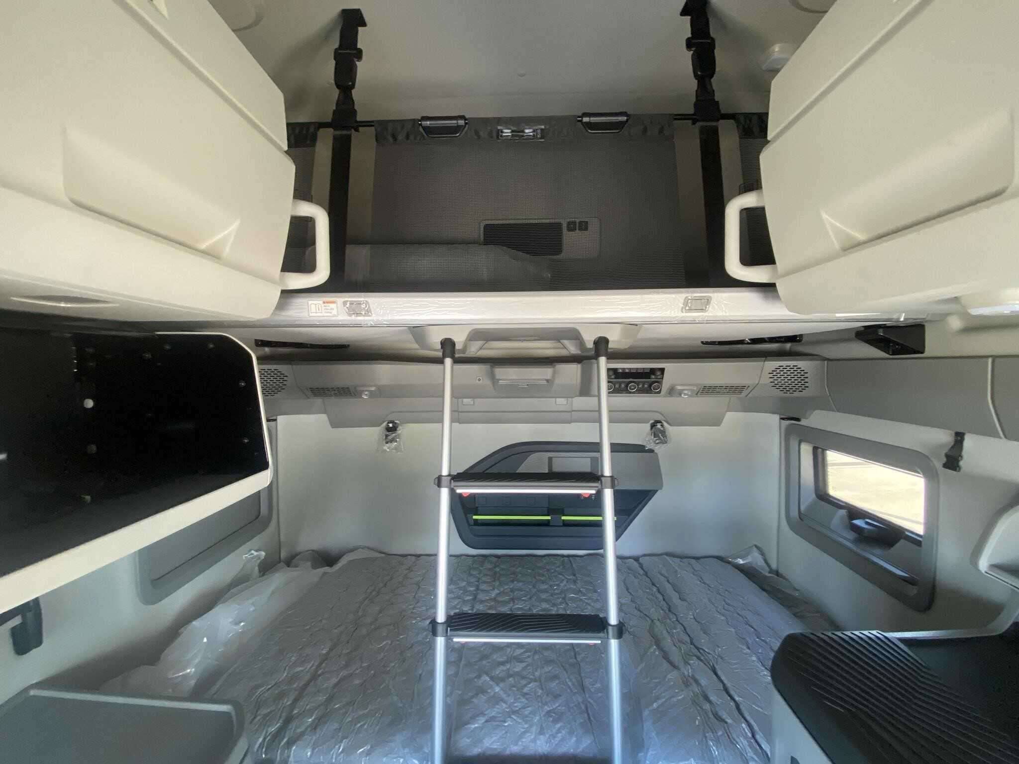New 2026 VOLVO VNL64T860 Conventional - Sleeper Truck in Oklahoma City, OK image 10