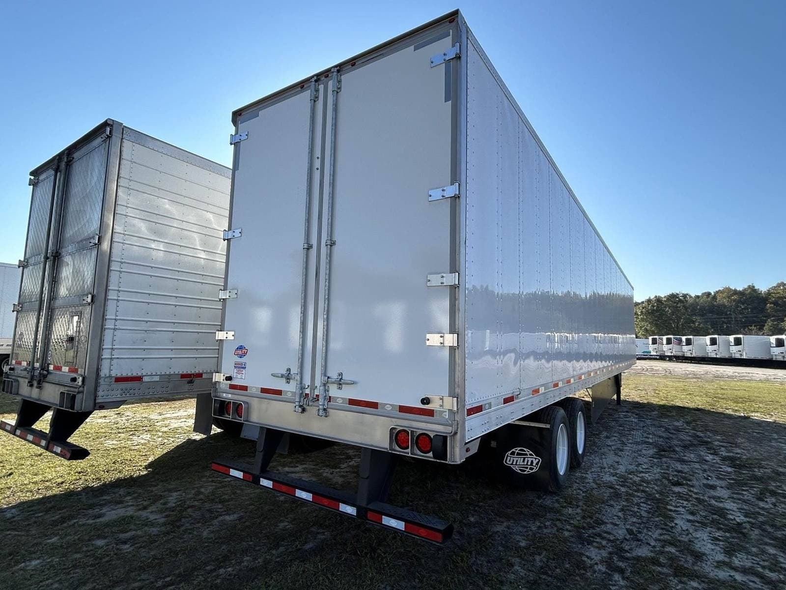 2026 Utility 4000D-X image 6