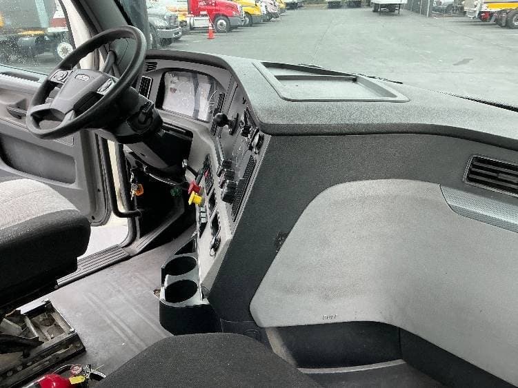 2018 Freightliner Cascadia image 7