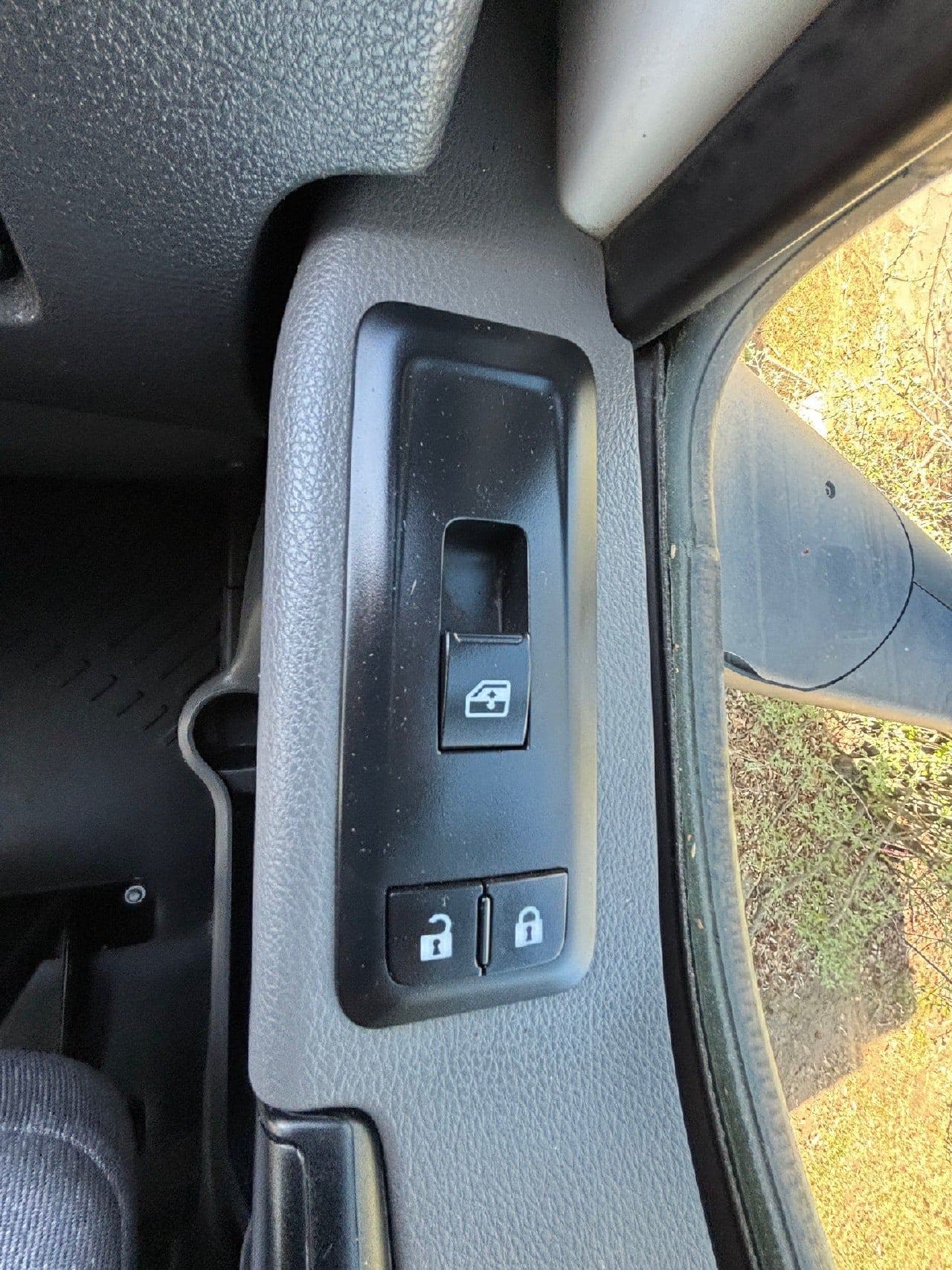 2018 International LT625 image 23