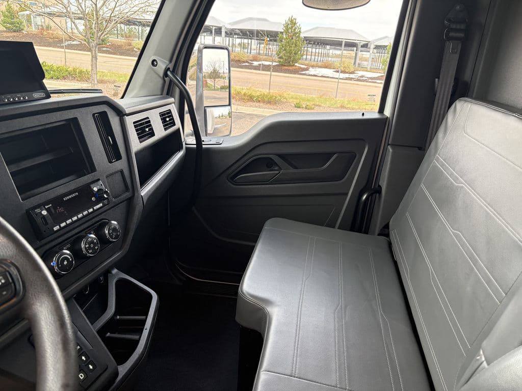 Used 2025 KENWORTH T280 image 19