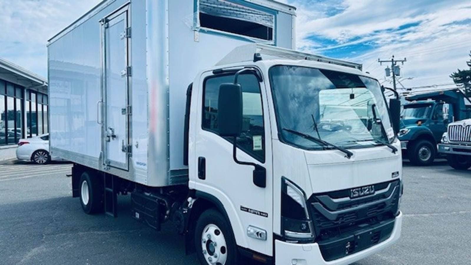 2025 Isuzu NPR-HD image 3