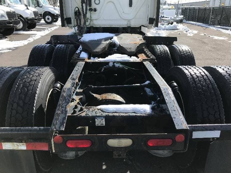 2019 Freightliner Cascadia 126 Day Cab Truck - 435HP, 12 Speed Automatic image 6