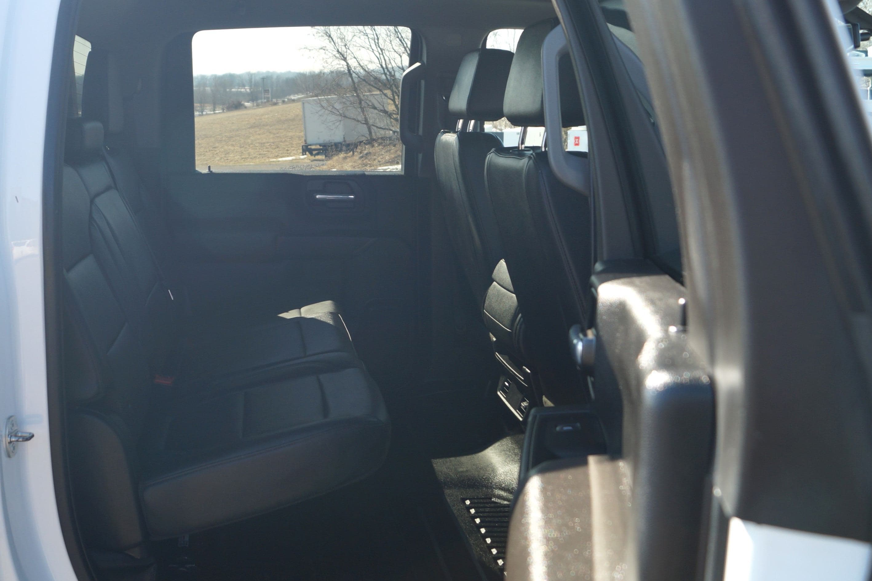 2023 Chevrolet Silverado 2500 WT - 8ft Flatbed - 4WD 6.6L V8 image 15