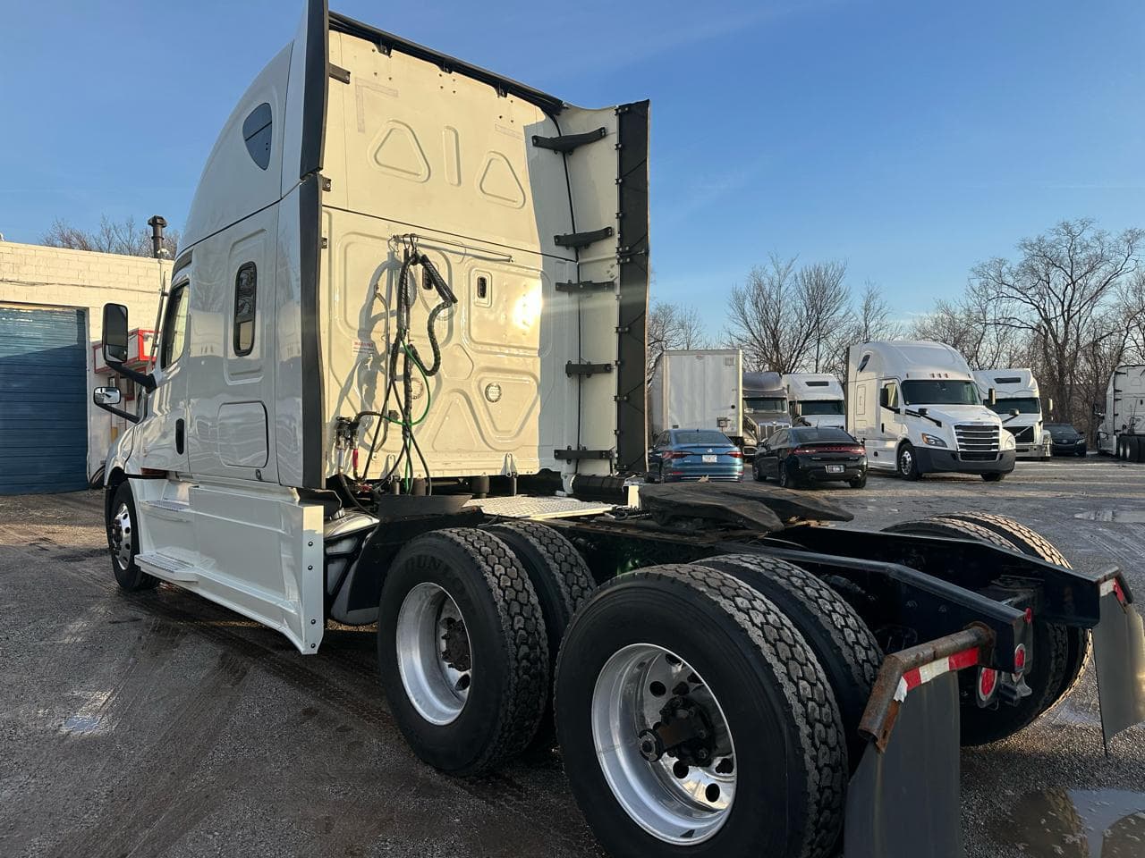 2021 Freightliner Cascadia image 3