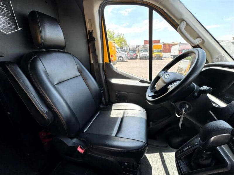 2020 Ford CF8000 image 15