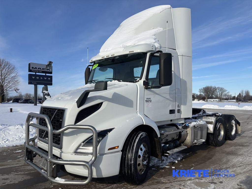 2019 Volvo VNR image 1