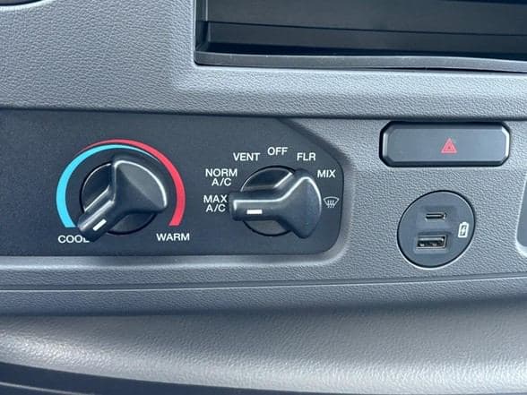 2024 Ford E350 SD image 29