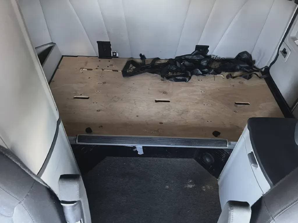 2022 Peterbilt 579 image 4