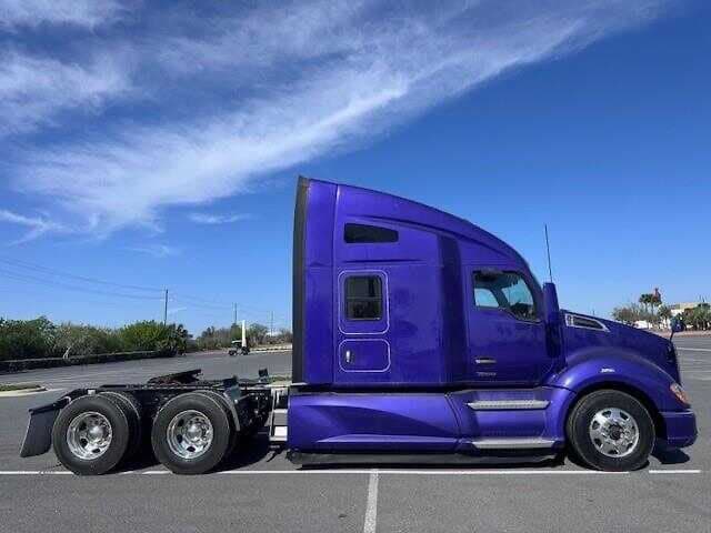 2022 Kenworth T680 image 4