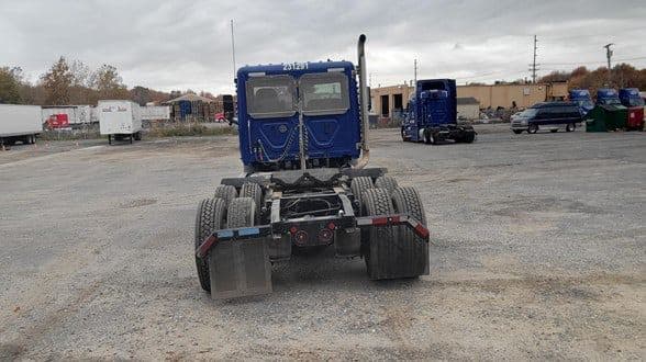 2023 Freightliner Cascadia 116 image 9