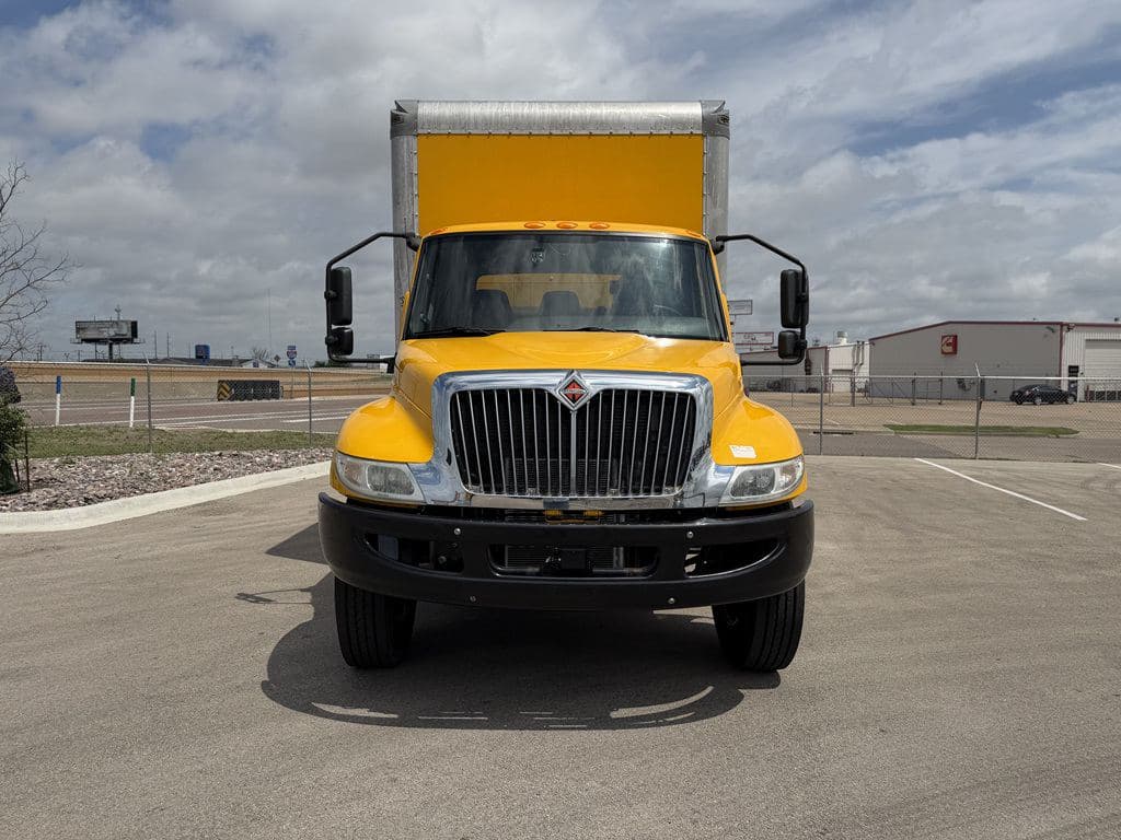 Used 2021 INTERNATIONAL MV607 image 8