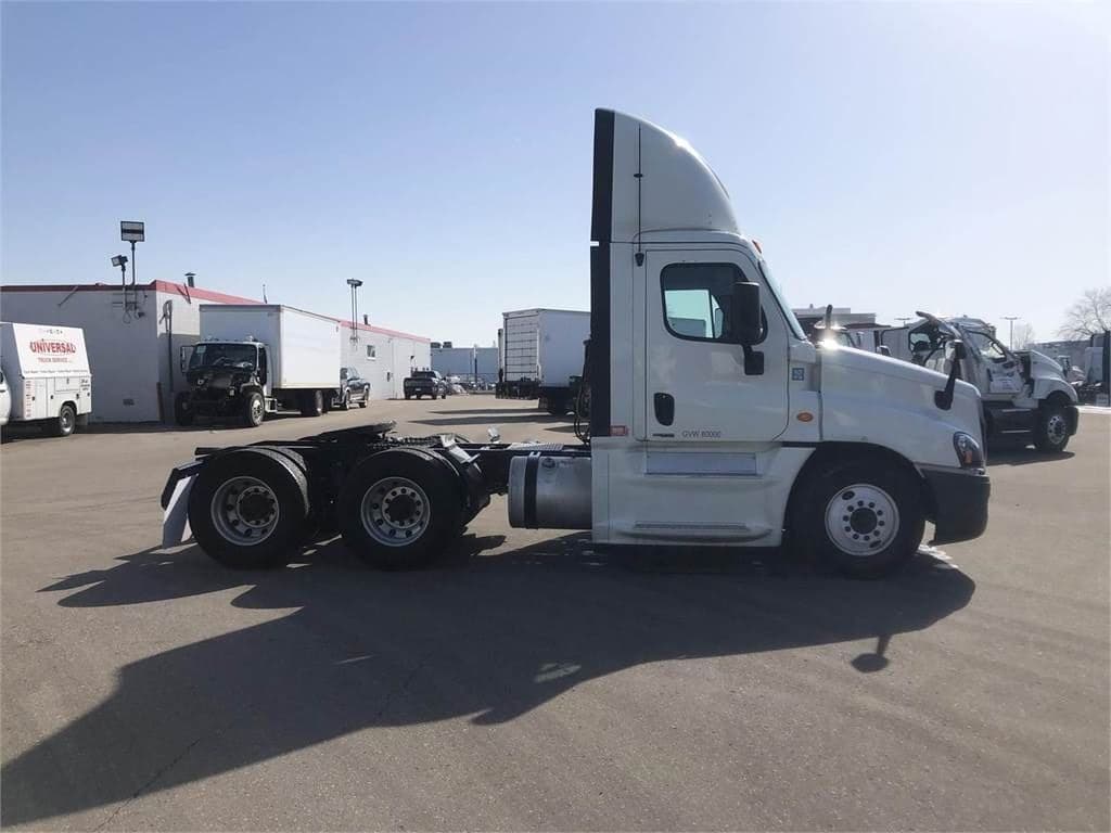 2018 Freightliner Cascadia image 4