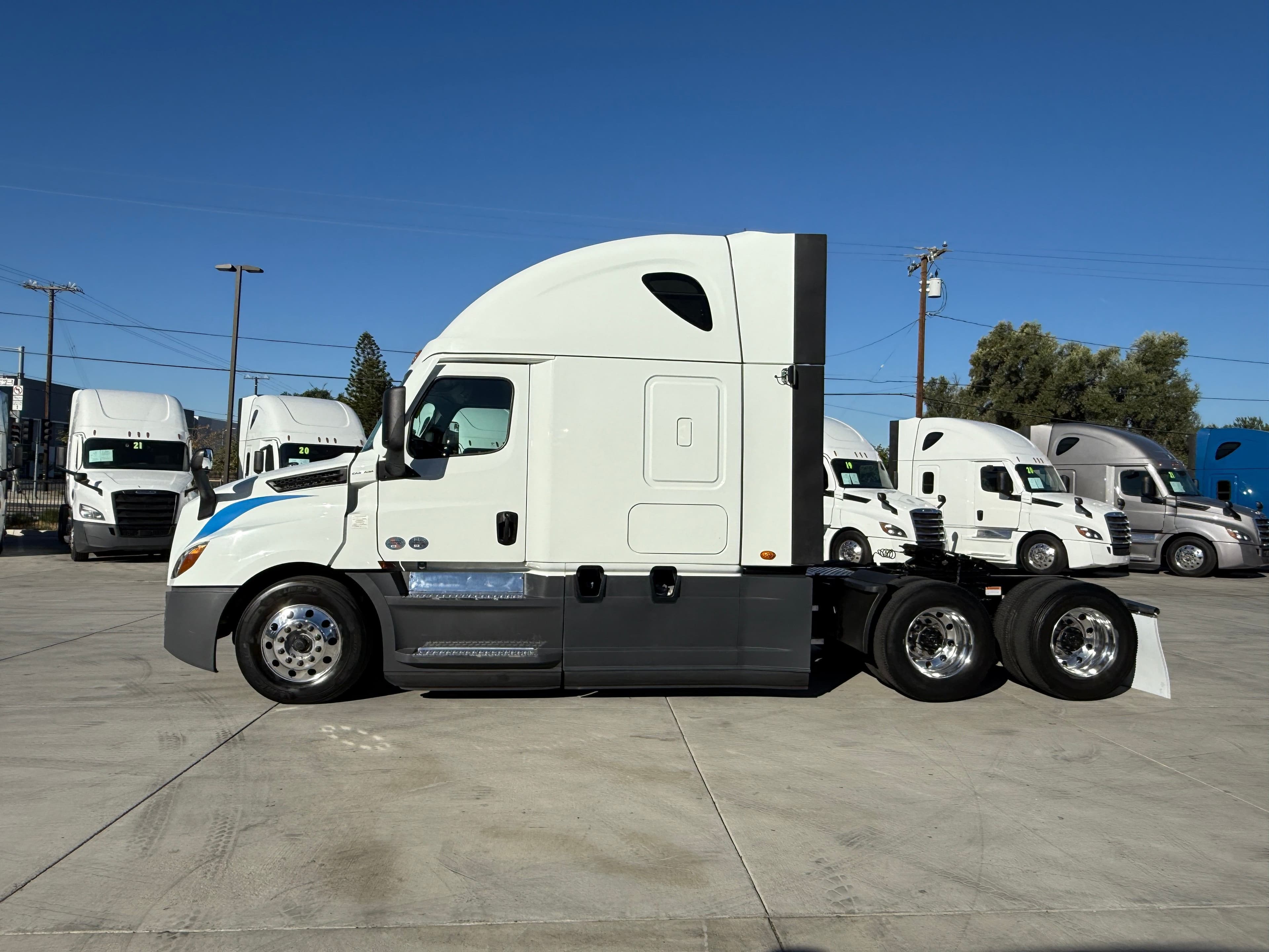 2021 Freightliner Cascadia 126 image 7