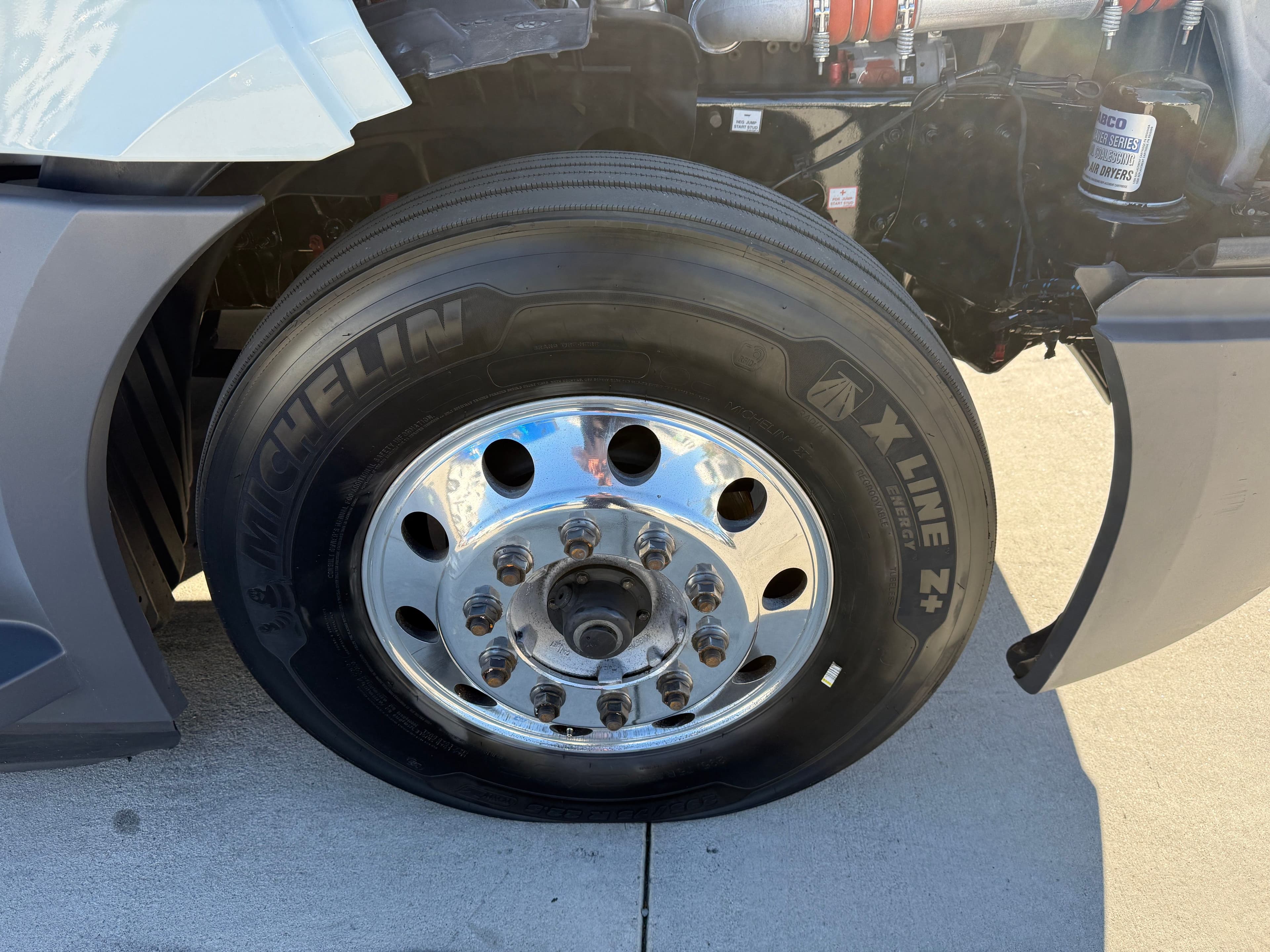 2021 Freightliner Cascadia 126 image 21