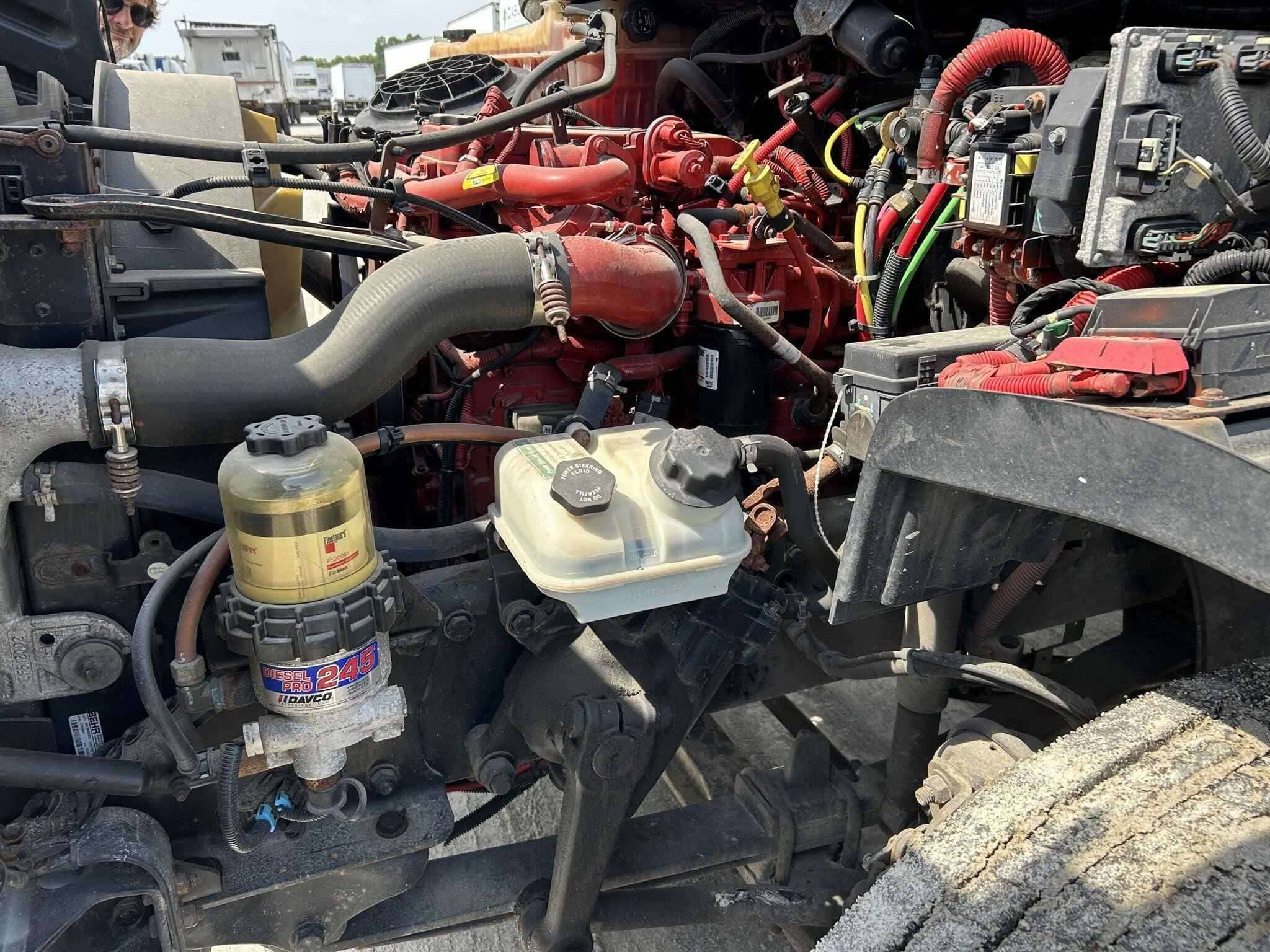 2019 Freightliner M2 image 10
