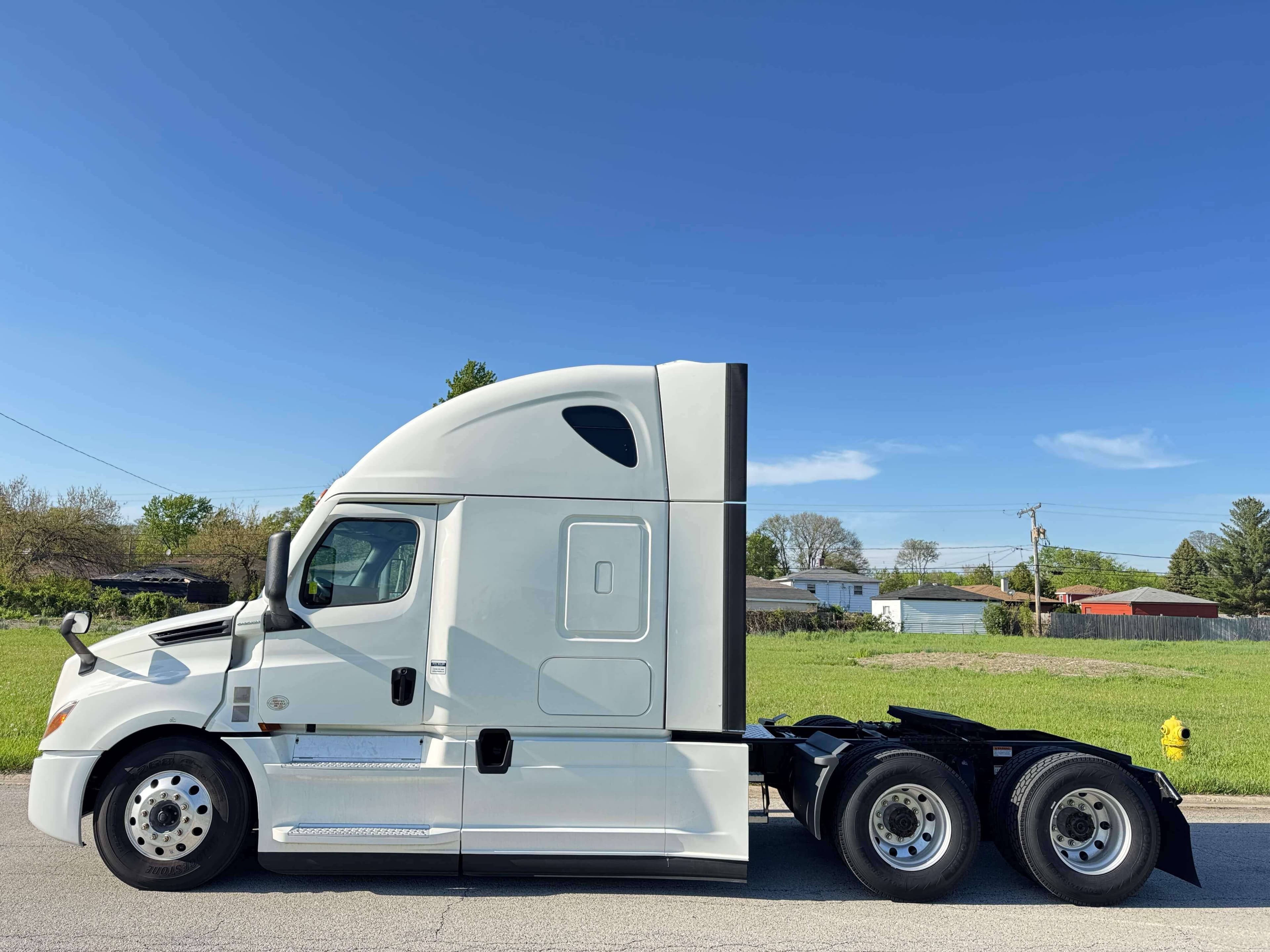 2023 Freightliner Cascadia 126 image 5