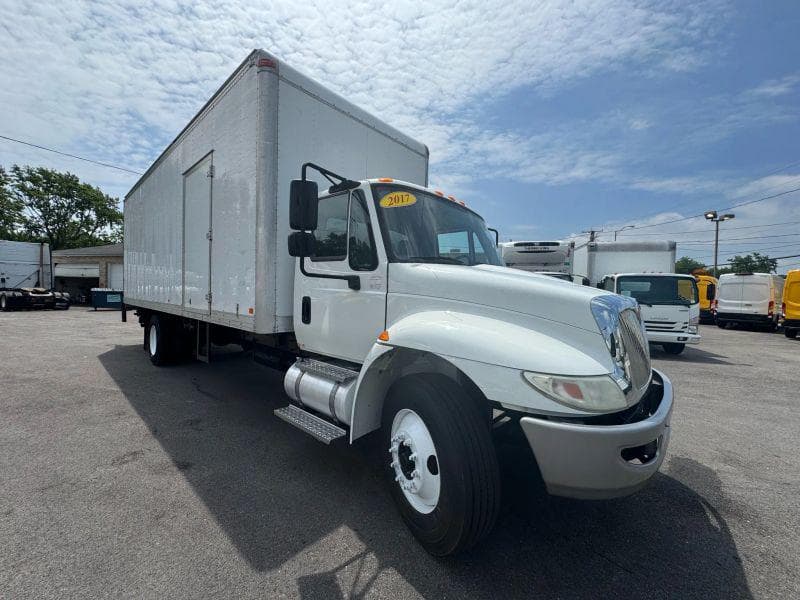 2017 International 4300 image 5