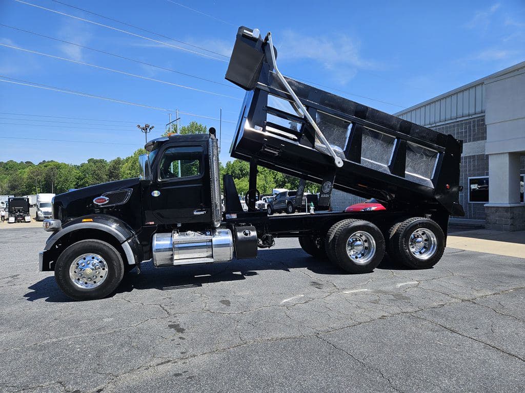 Used 2024 PETERBILT 567 image 15