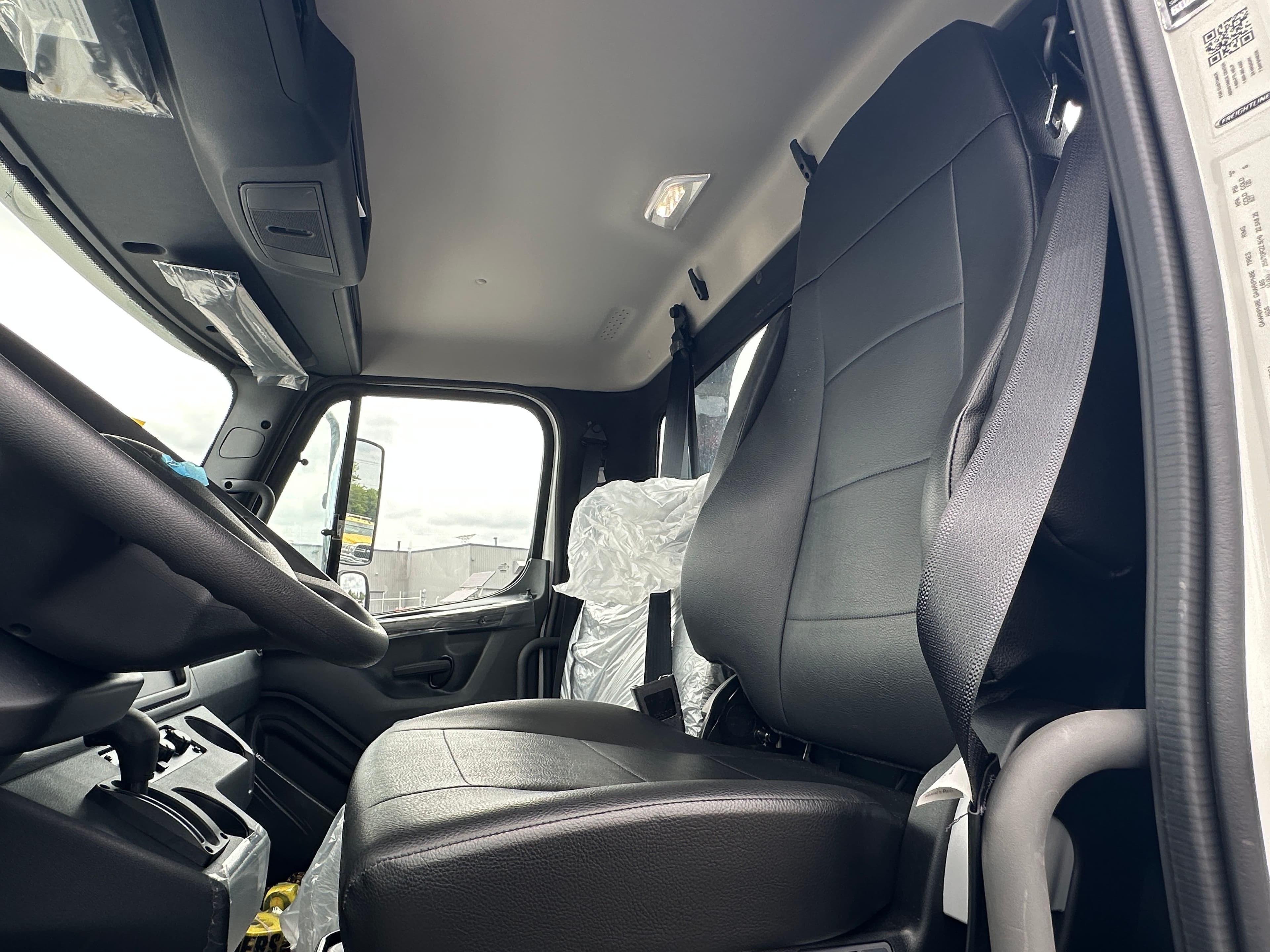 2025 Freightliner M2 106 Medium Duty WITH A CENTURY 21.5' STEEL CARRIER  (SK#: 6254C)  image 11