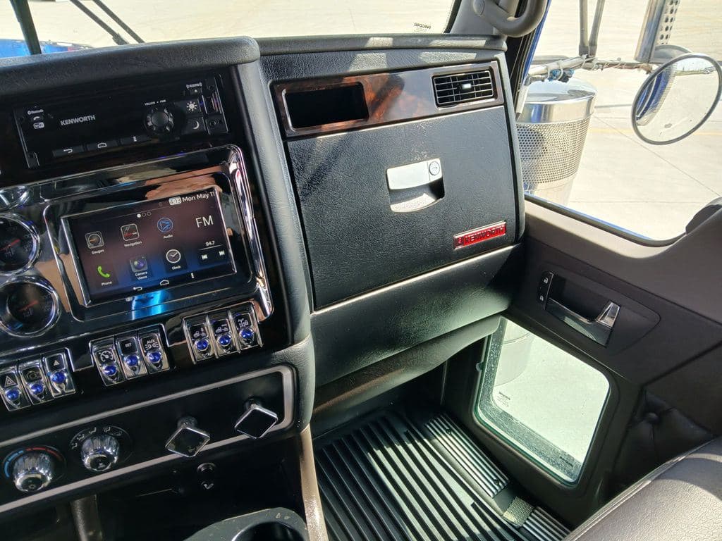 Used 2023 KENWORTH W900L image 18