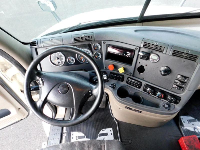2018 Freightliner Cascadia image 20