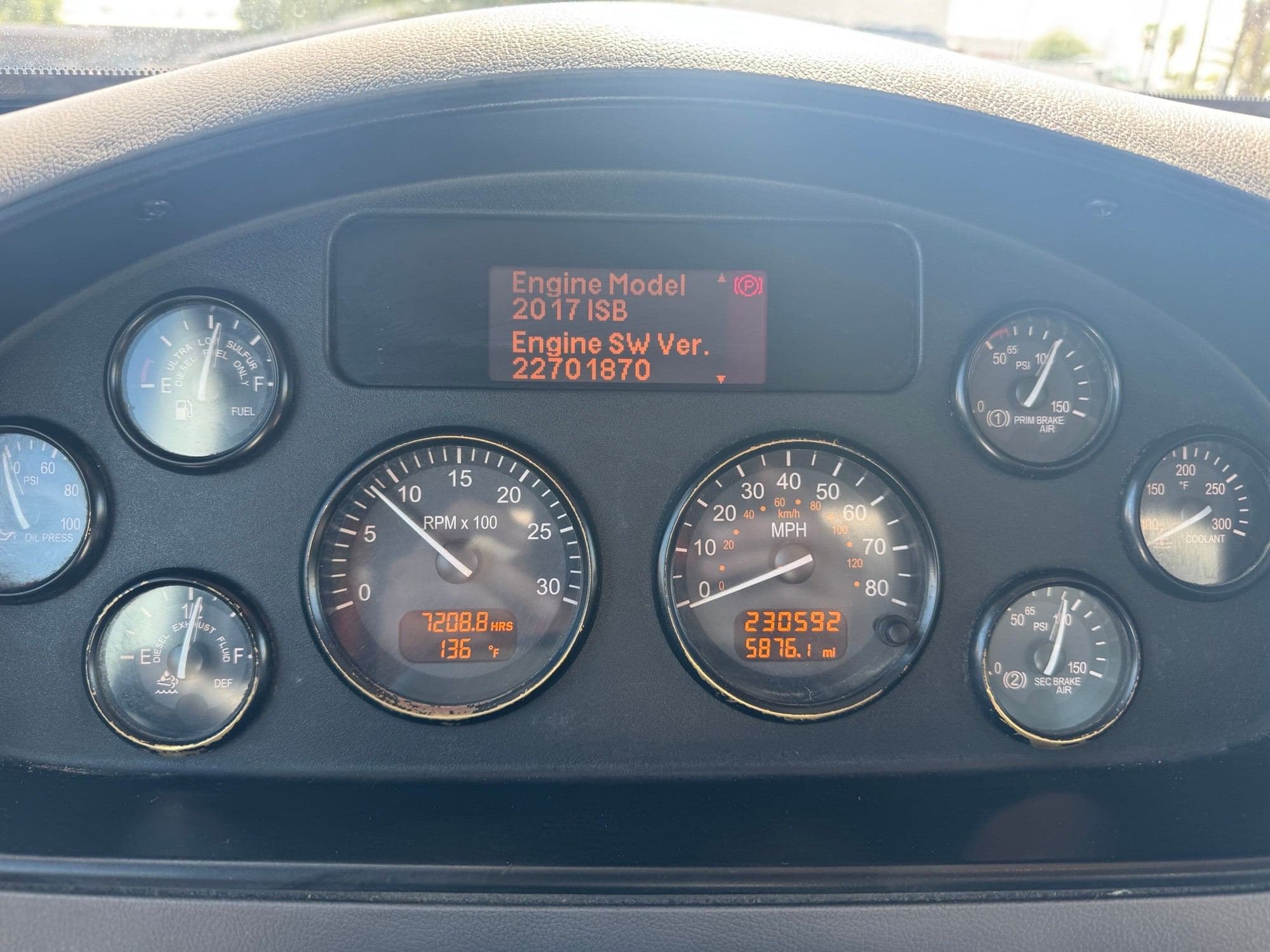 2019 Peterbilt 330 image 8