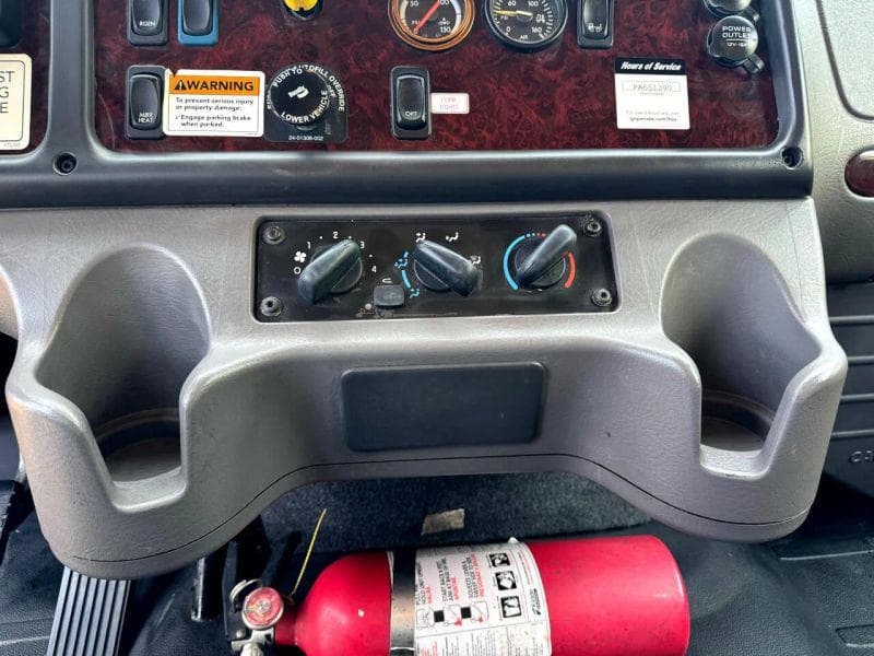 2019 Freightliner Cascadia 125 image 23