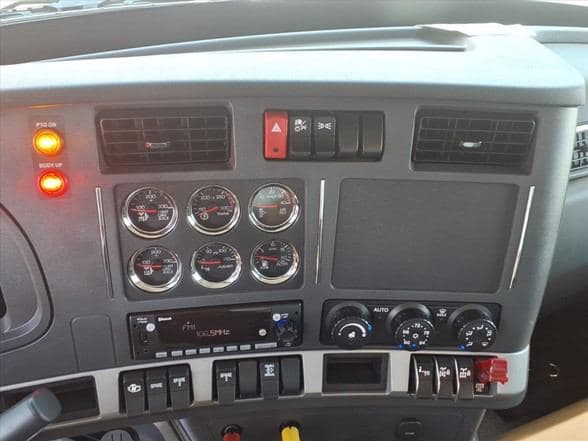 2026 Kenworth T880 image 13