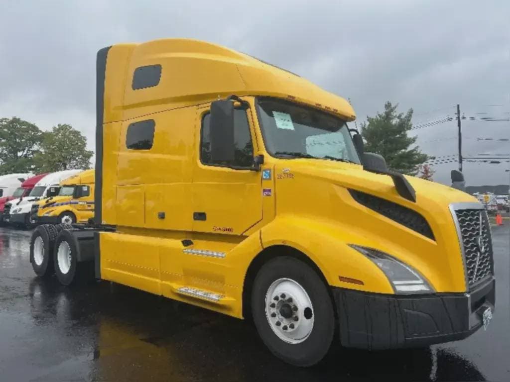 2022 Volvo VNL image 1