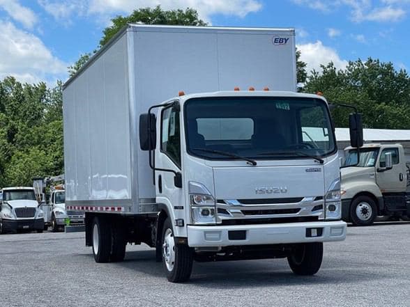 2025 Isuzu NRR image 2