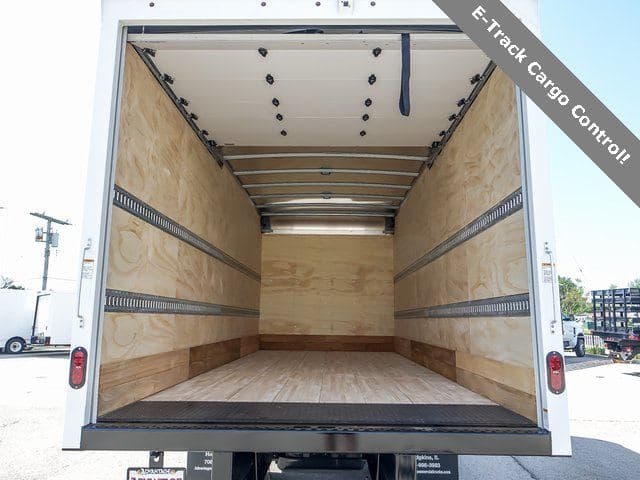 2024 Chevrolet Silverado 5500HD Work Truck 20'x96"x91" Box Truck image 9