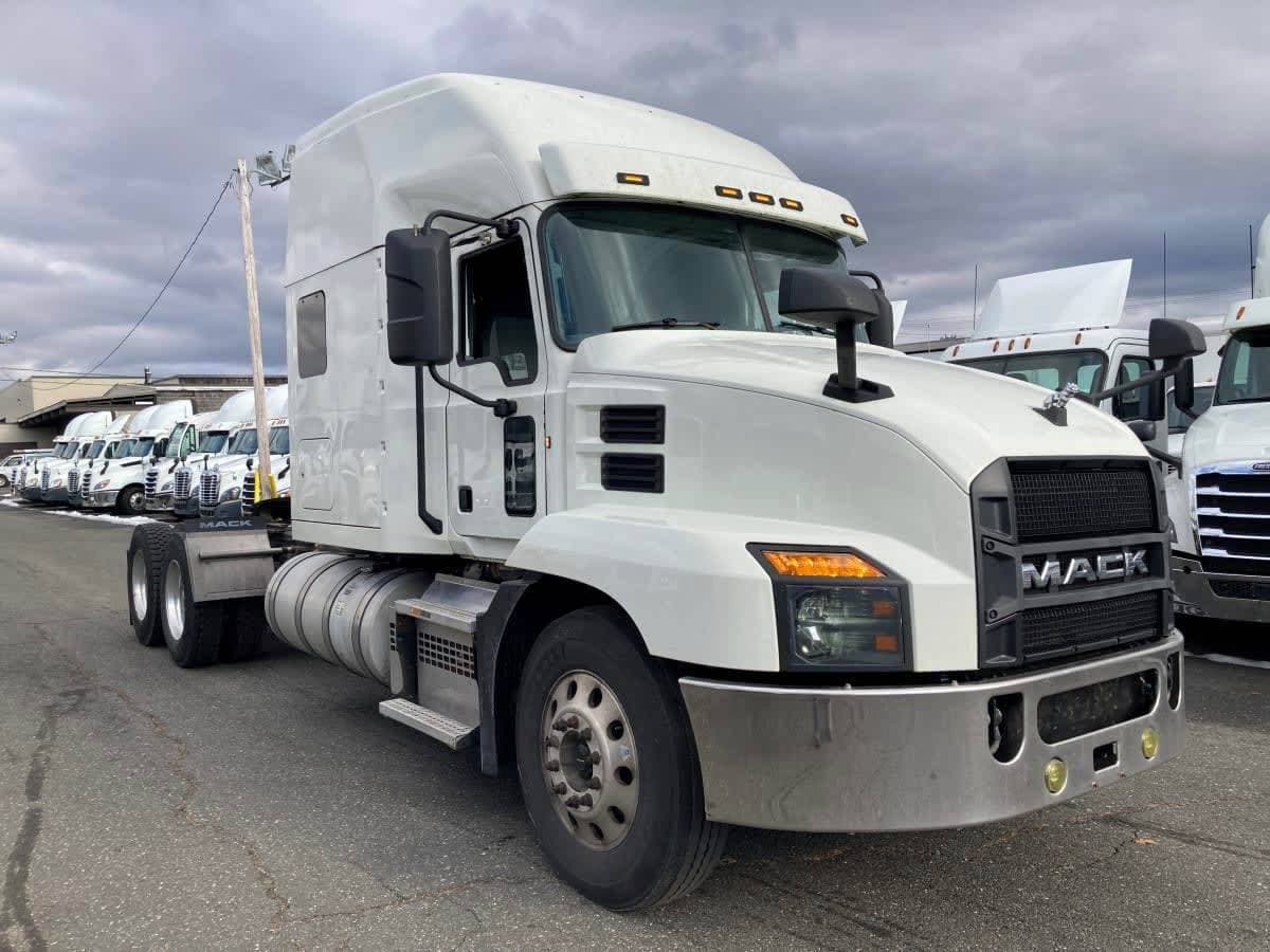 2020 Mack Anthem 64T Sleeper Semi Truck - 70" Condo Sleeper, 505HP, 18 Speed Manual image 3
