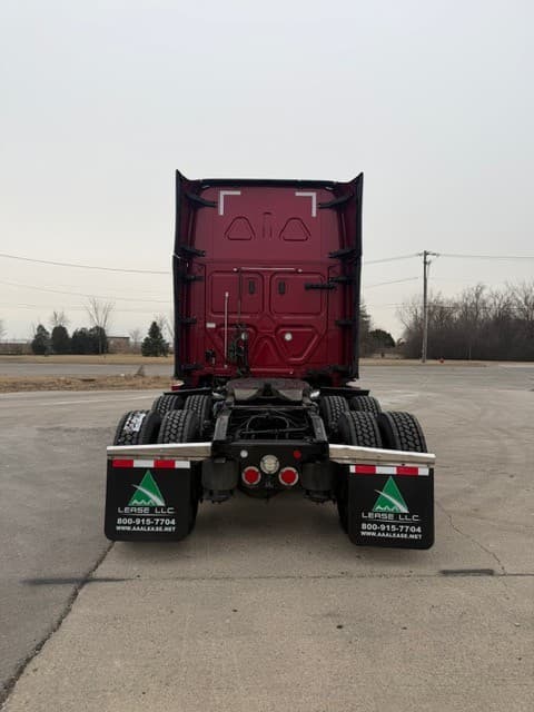 2023 Freightliner Cascadia image 15