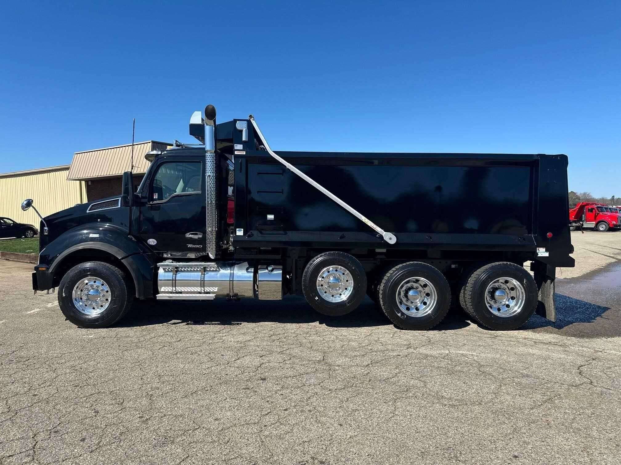 2023 Kenworth T880 image 8