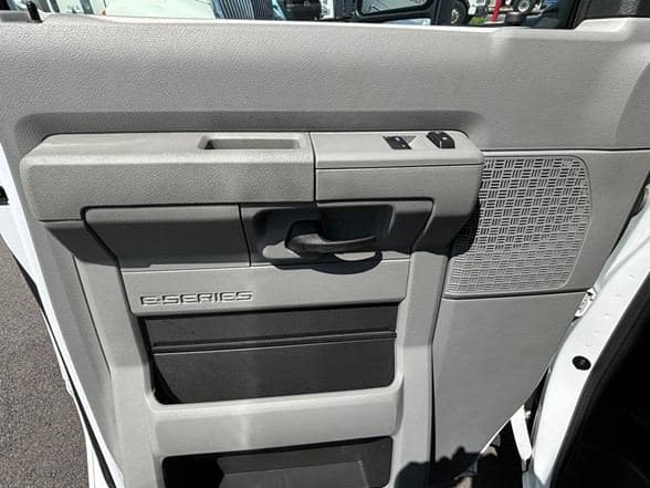 2024 Ford E350 SD image 19