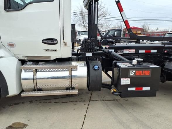 2025 Kenworth T880 image 11