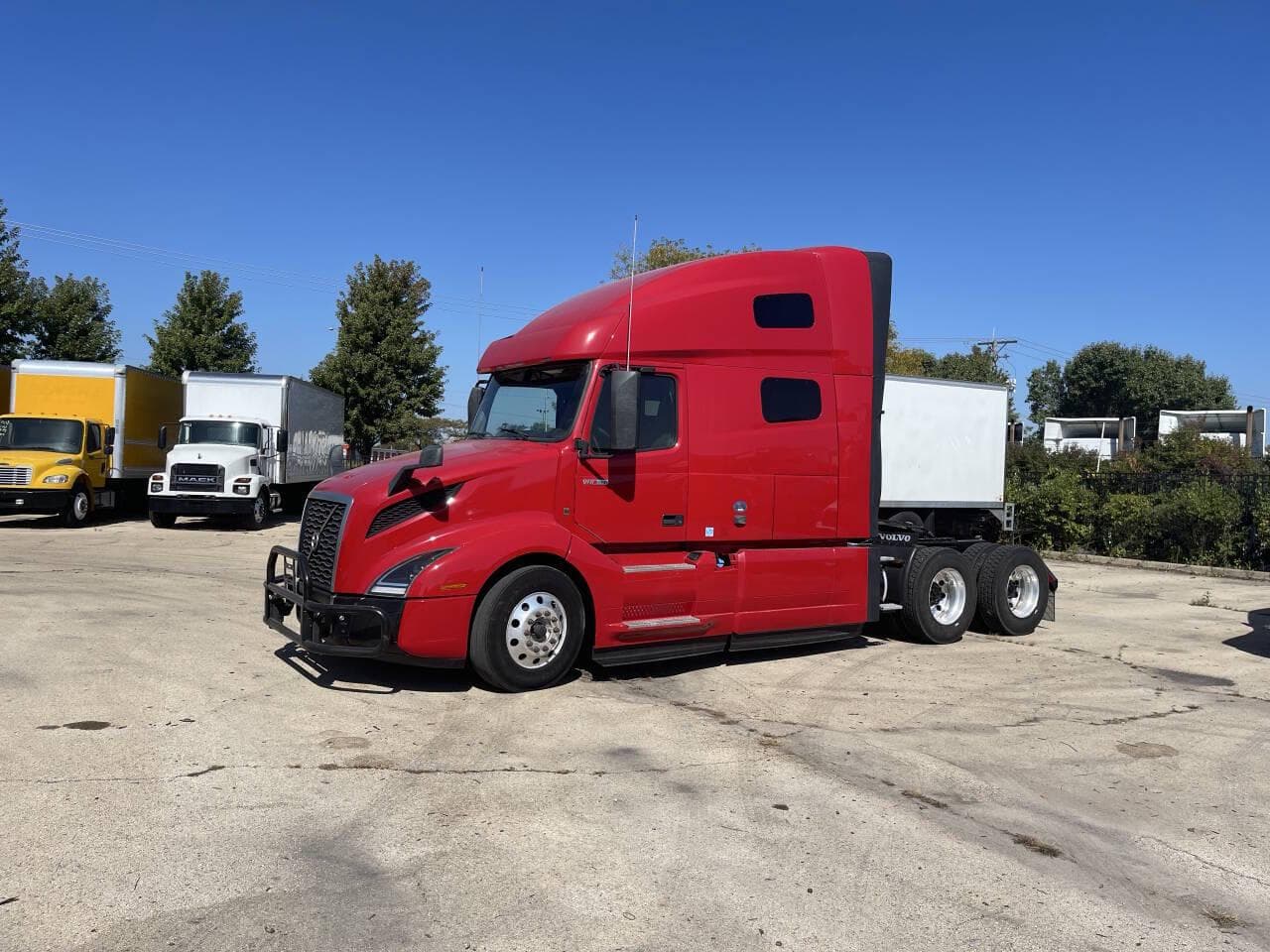 2022 Volvo VNL image 2