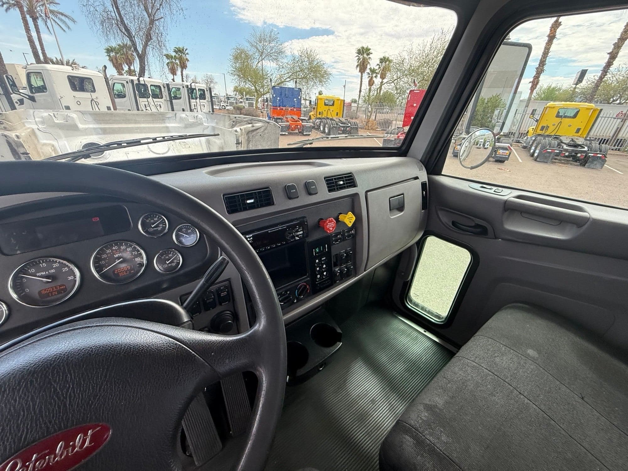 2019 Peterbilt 337 image 11