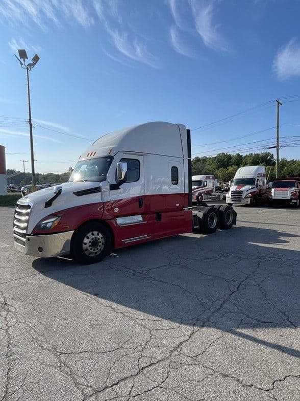 2023 Freightliner Cascadia 126 image 2