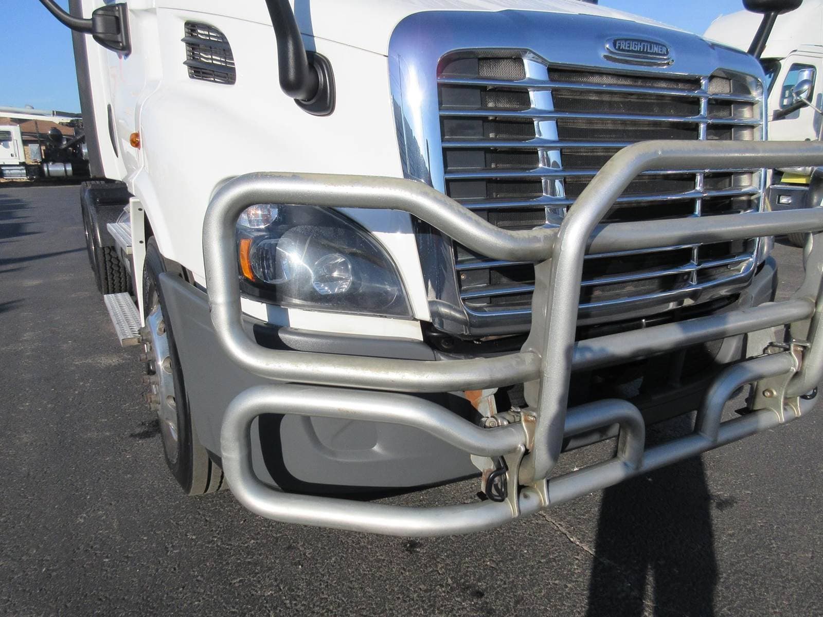 2018 Freightliner Cascadia 113 image 19