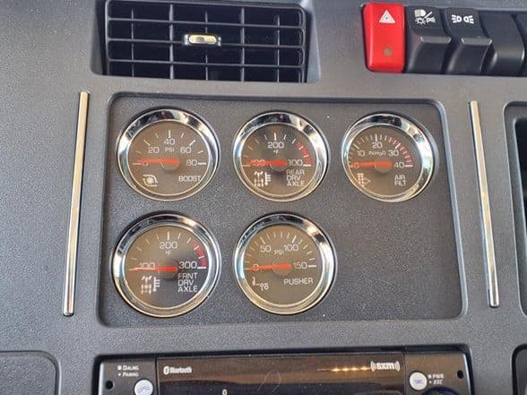 2025 Kenworth T880 image 28