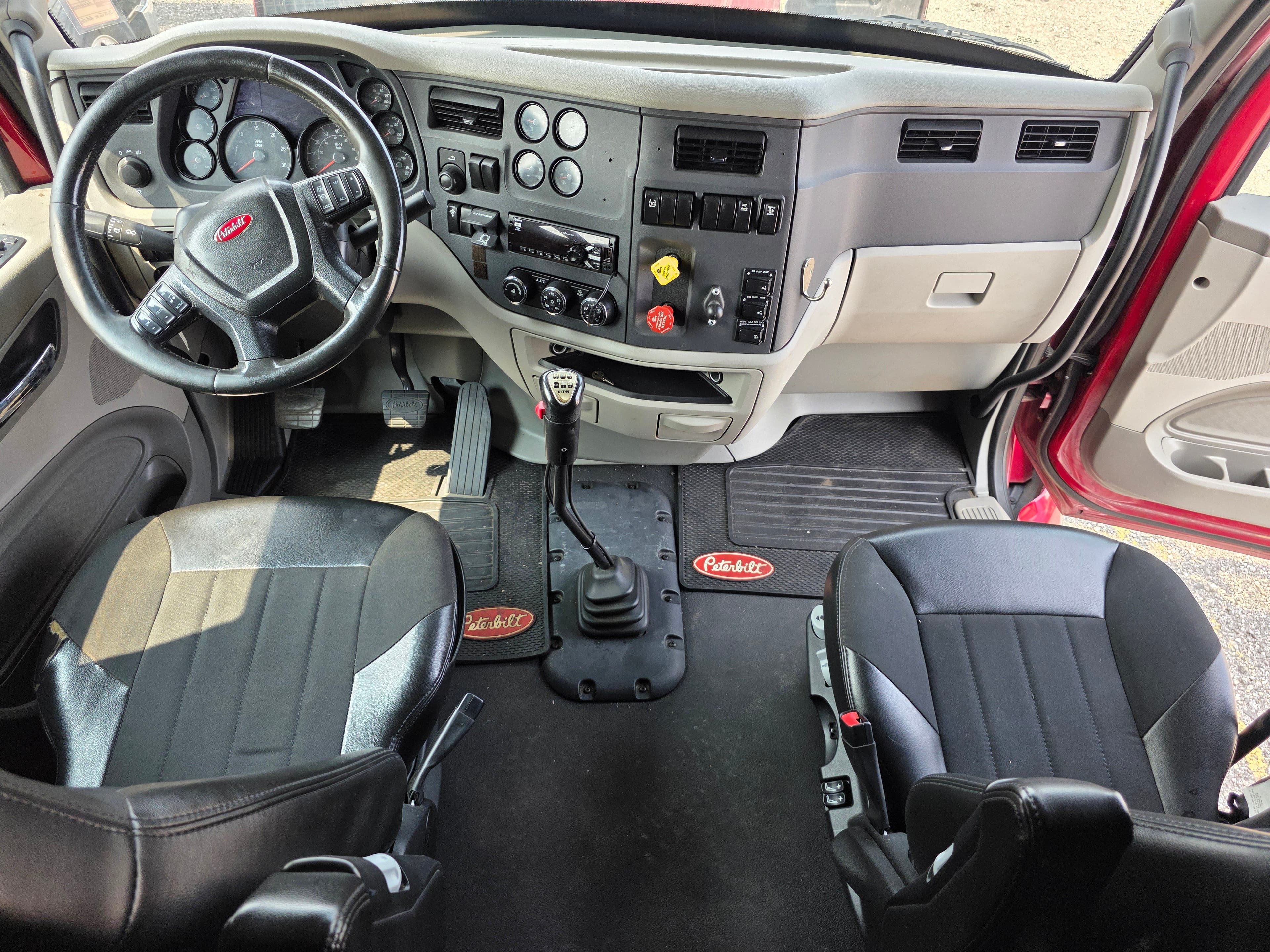 2019 Peterbilt 579 image 7