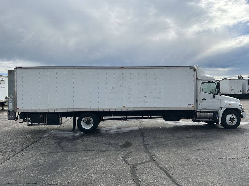 2020 Hino 338 image 6