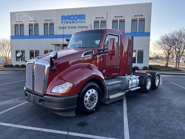 2021 Kenworth T680 image 1